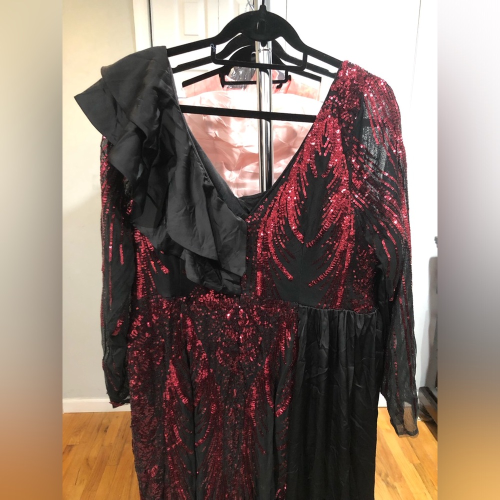 Plus Size Asymmetrical Ruffle Trim Mermaid Hem Graphic Sequin Formal Dress - Picture 9 of 11